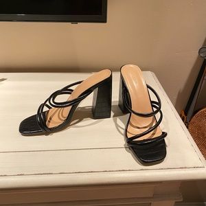 Black & heeled scaly black, pumps! Shein